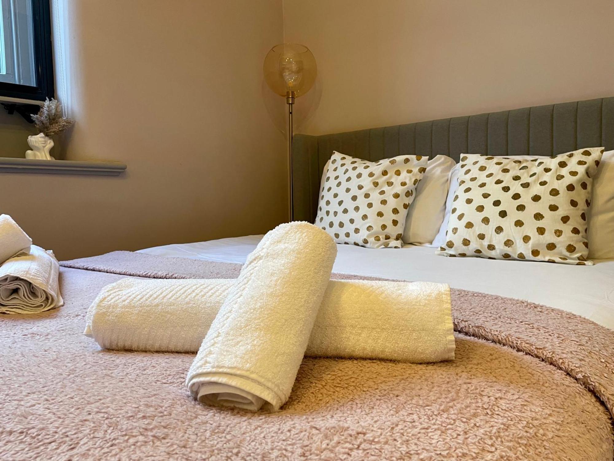Stunning 2 Bed Apartment In Greater แมนเชสเตอร์ ภายนอก รูปภาพ